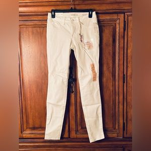 Brand new Jessica Simpson white skinny jeans
